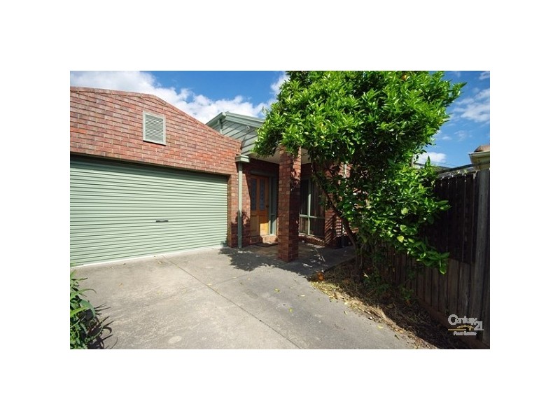 2/14 Osborne Avenue, Mckinnon VIC 3204