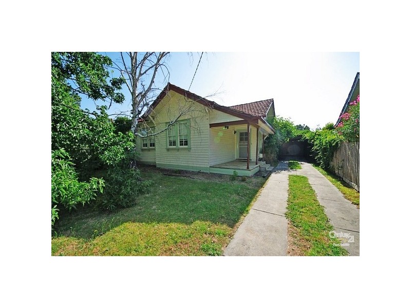 11 Melton Avenue, Carnegie VIC 3163