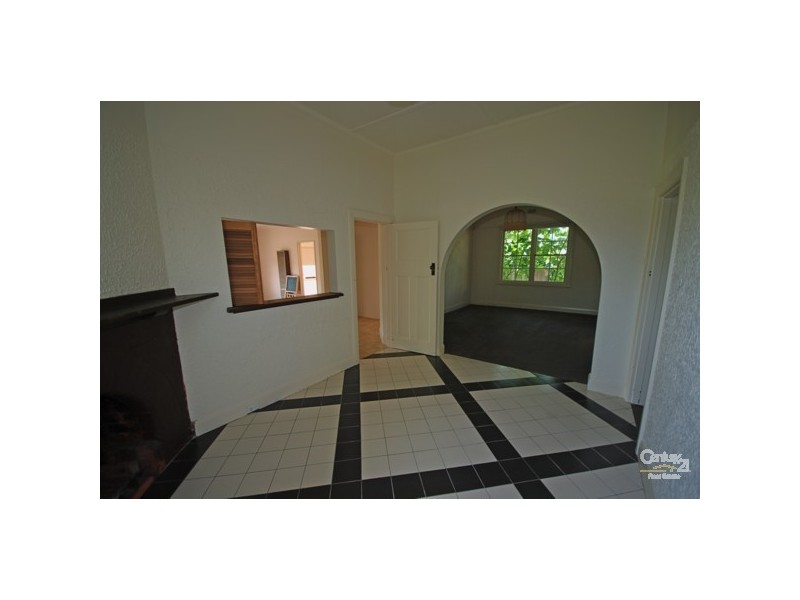 11 Melton Avenue, Carnegie VIC 3163