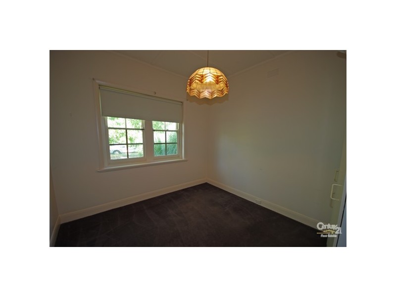 11 Melton Avenue, Carnegie VIC 3163