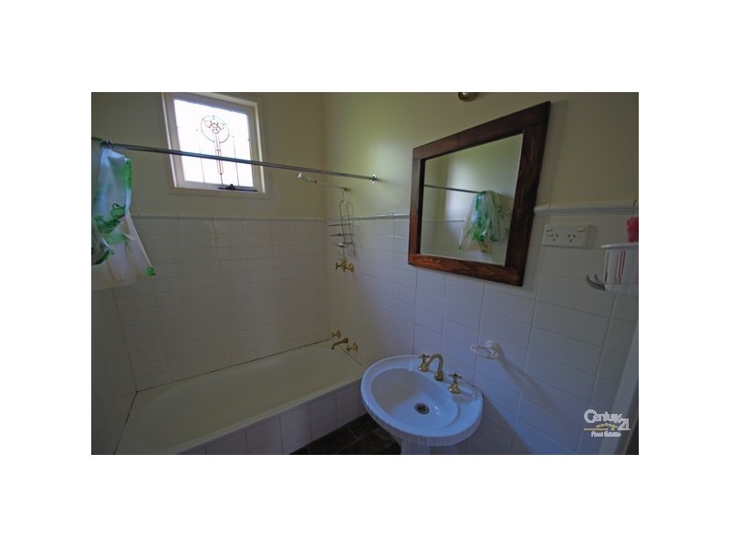 11 Melton Avenue, Carnegie VIC 3163