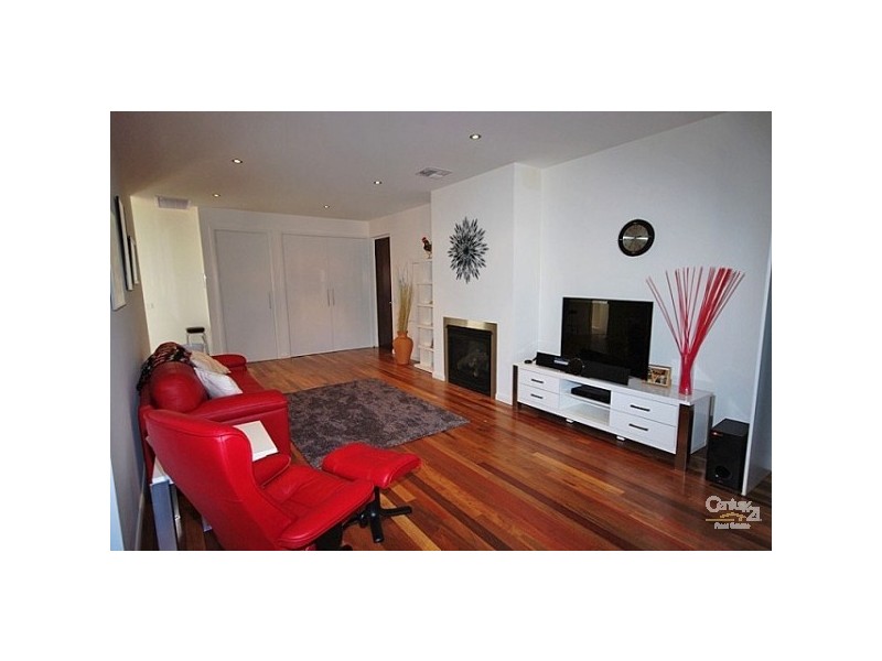 13/237 Hampton Street, Hampton VIC 3188