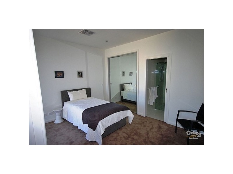 13/237 Hampton Street, Hampton VIC 3188