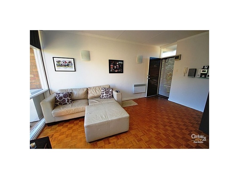 10/282 Barkly Street, Elwood VIC 3184