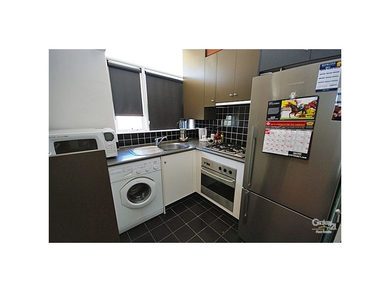 10/282 Barkly Street, Elwood VIC 3184