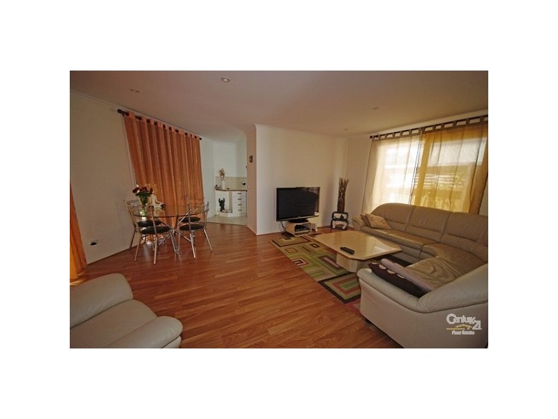 2/8 Dega Street, Bentleigh East VIC 3165