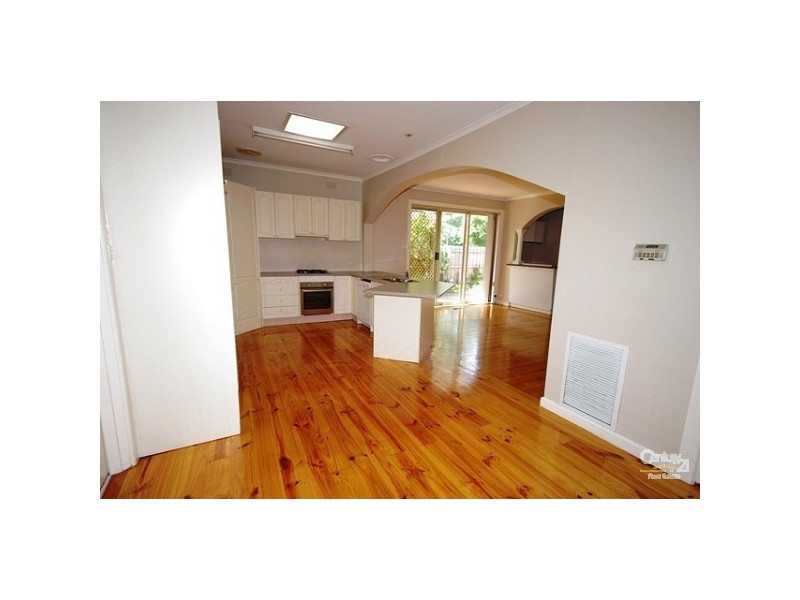 32 Carlton Street, Mckinnon VIC 3204