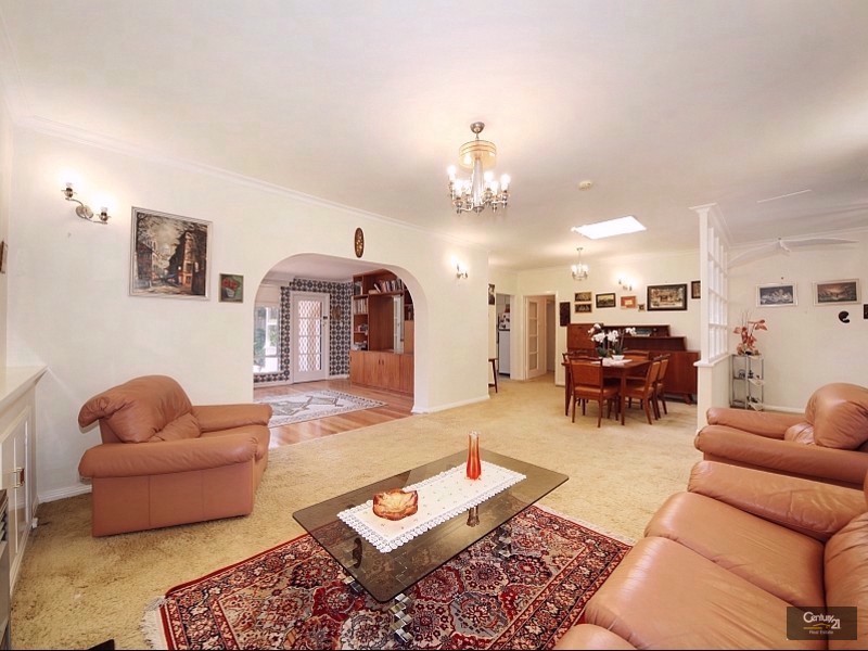 4 Howard Avenue, Ormond VIC 3204