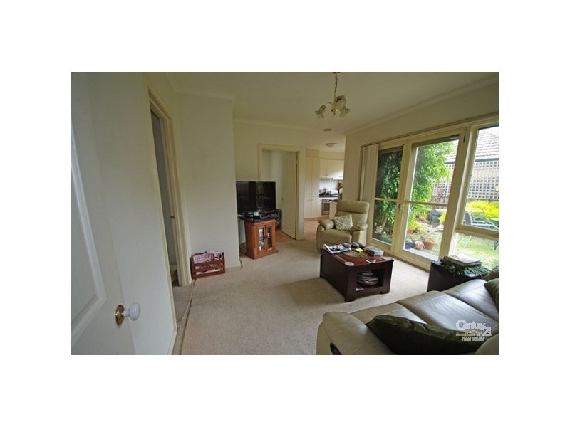 2/4 Katoomba Street, Hampton East VIC 3188