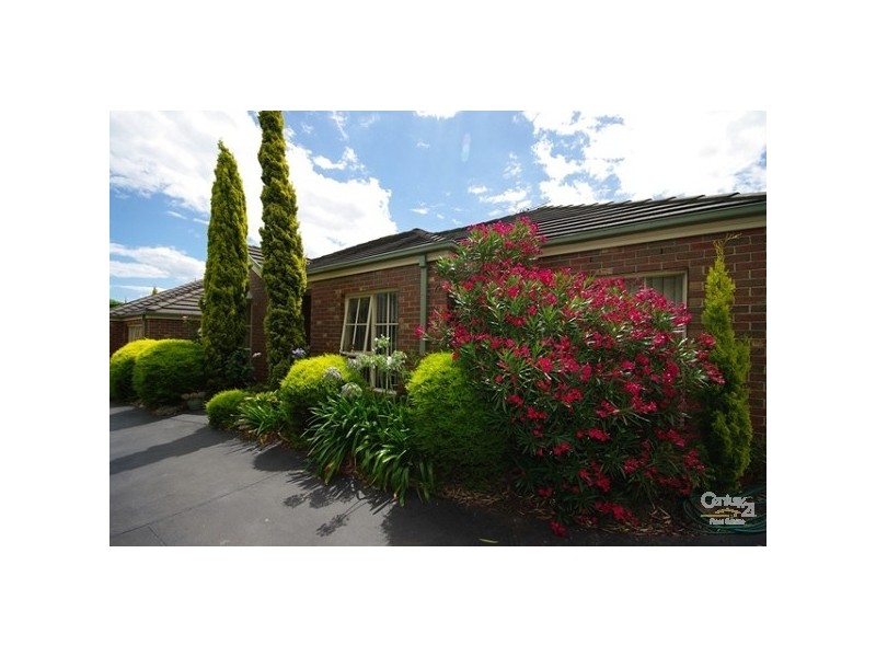 2/4 Katoomba Street, Hampton East VIC 3188