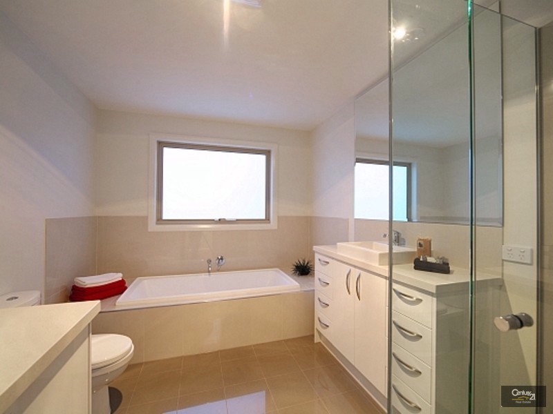 8/18 Bleazby Street, Bentleigh VIC 3204