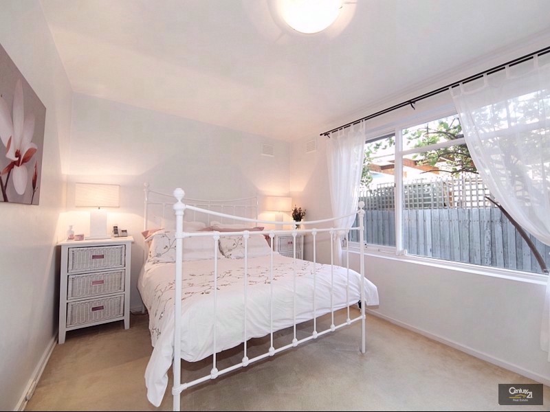 4/13 Clapperton Street, Bentleigh VIC 3204