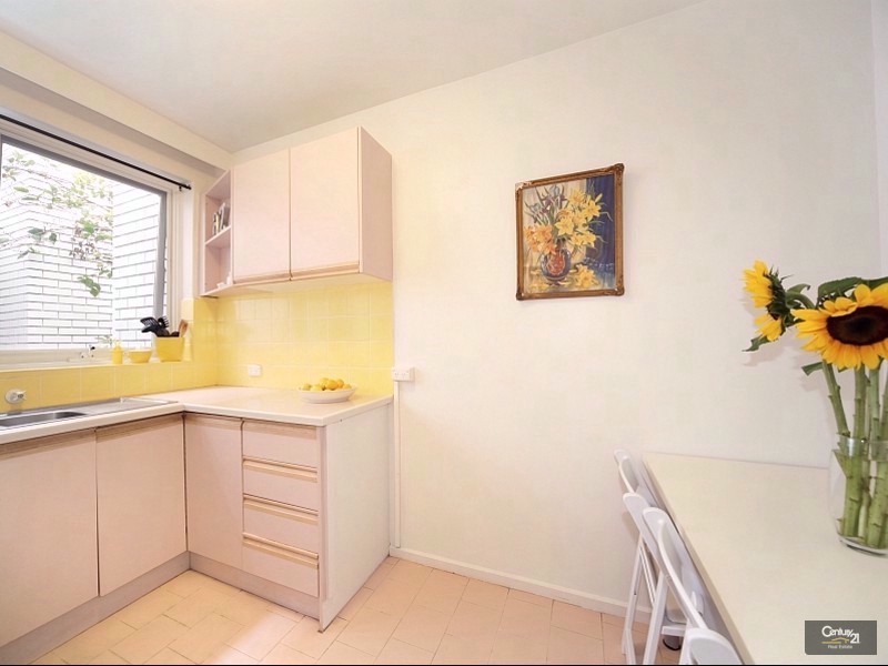 4/13 Clapperton Street, Bentleigh VIC 3204