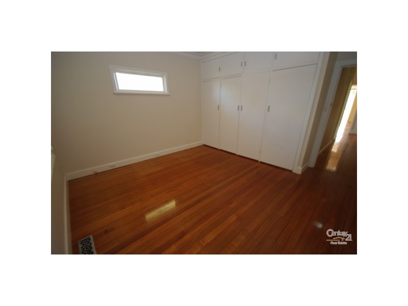 4 Browns Road, Bentleigh East VIC 3165