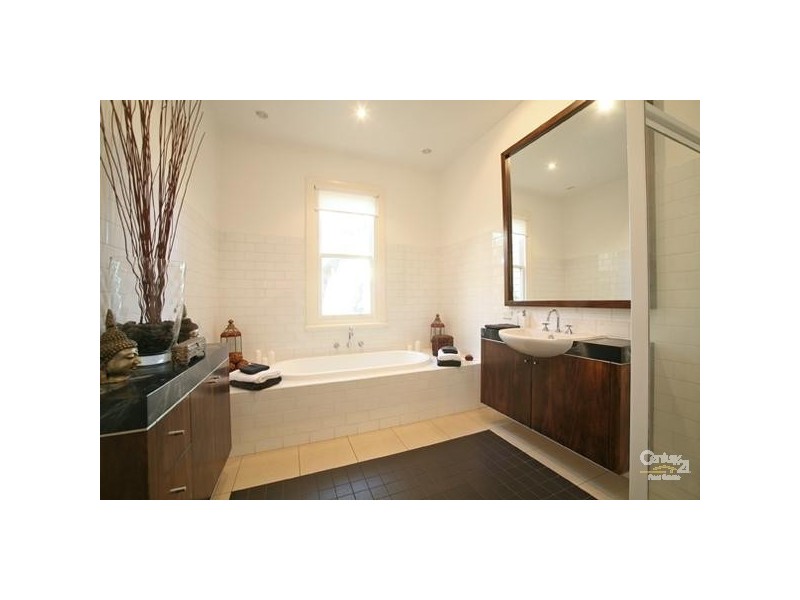 23 Empress Road, St Kilda East VIC 3183