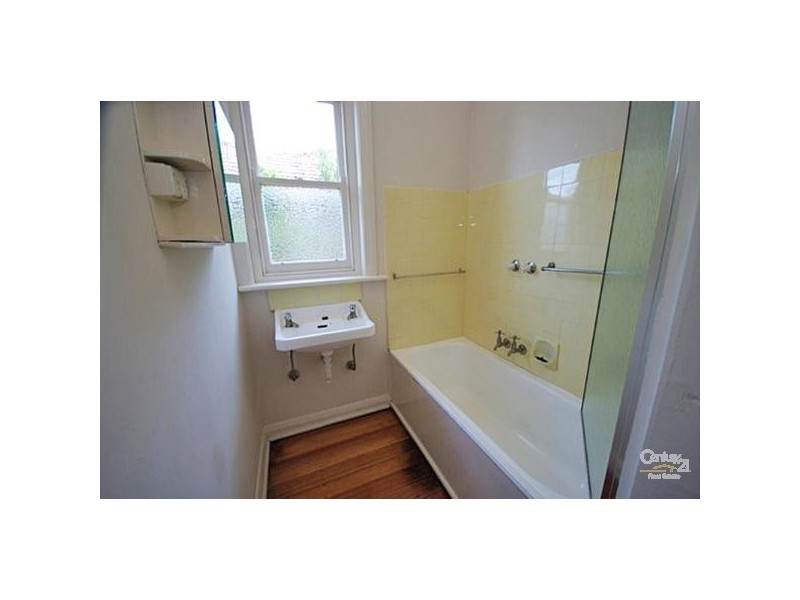 174 McKinnon Road, Mckinnon VIC 3204