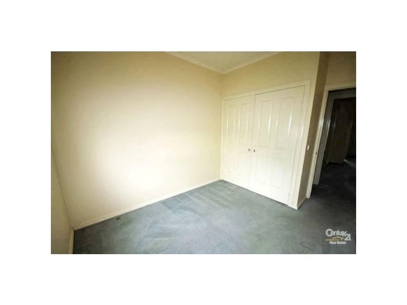 2/76 Wheatley Road, Mckinnon VIC 3204