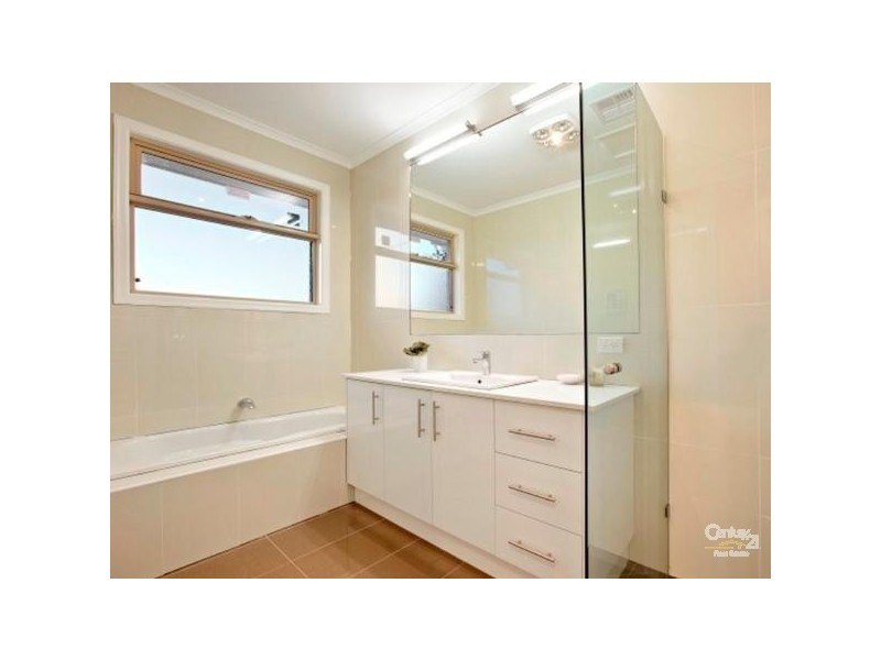 6B Riddle Street, Bentleigh VIC 3204