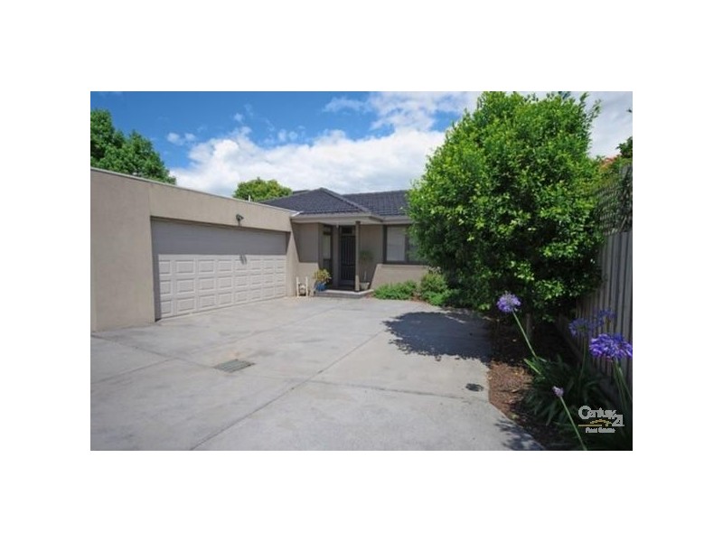 2/77 Lillimur Road, Ormond VIC 3204