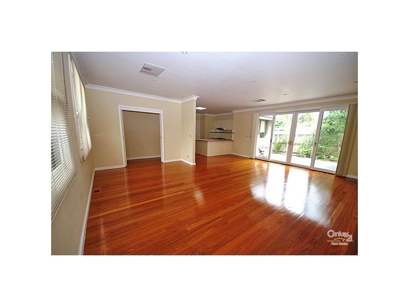 2/77 Lillimur Road, Ormond VIC 3204