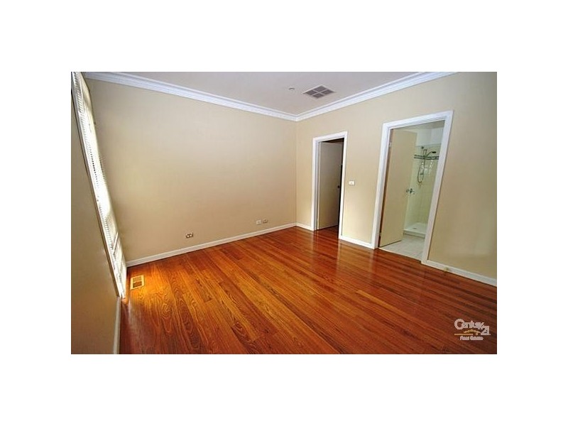 2/77 Lillimur Road, Ormond VIC 3204