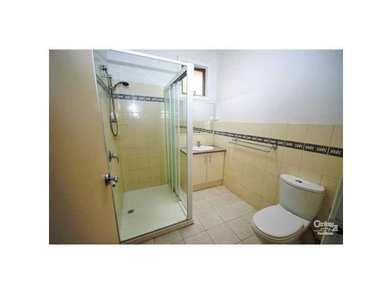 2/77 Lillimur Road, Ormond VIC 3204