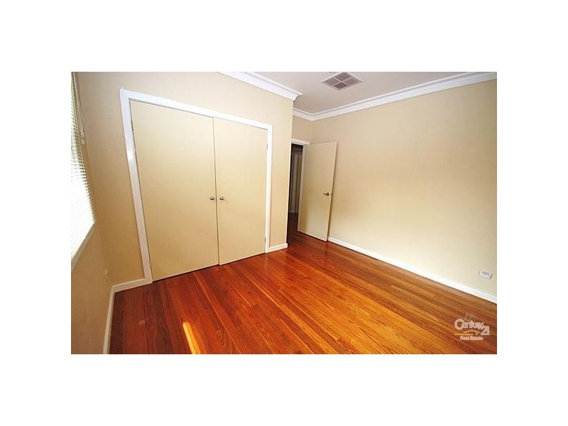 2/77 Lillimur Road, Ormond VIC 3204