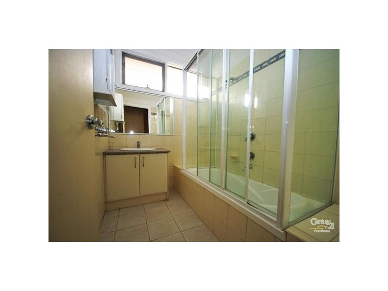 2/77 Lillimur Road, Ormond VIC 3204