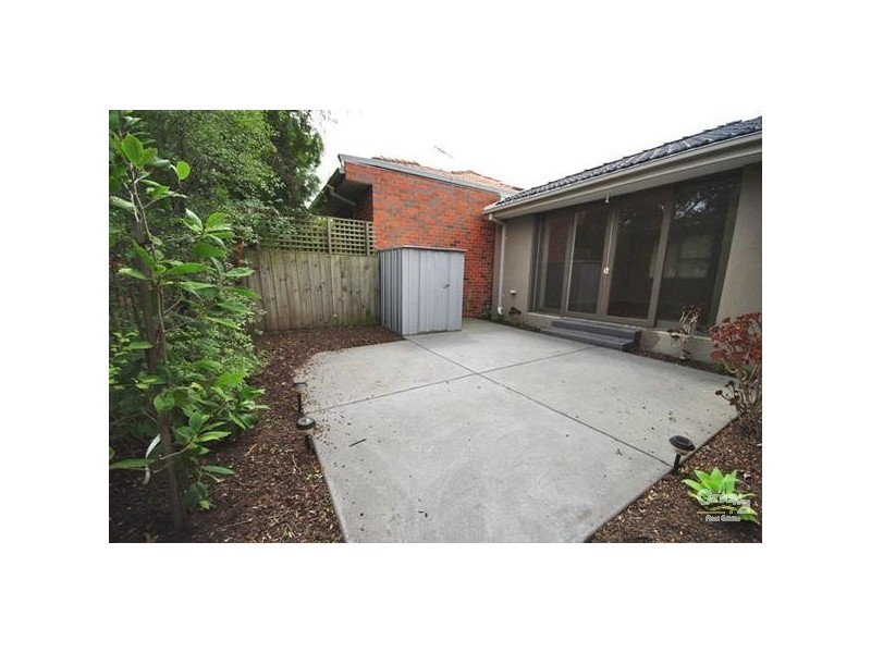 2/77 Lillimur Road, Ormond VIC 3204