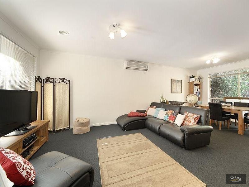 2/6 McKinnon Road, Mckinnon VIC 3204