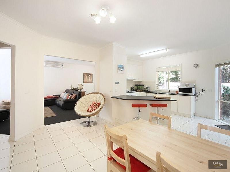 2/6 McKinnon Road, Mckinnon VIC 3204