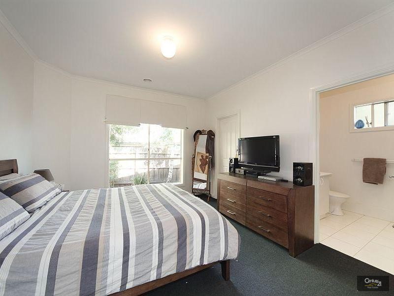 2/6 McKinnon Road, Mckinnon VIC 3204