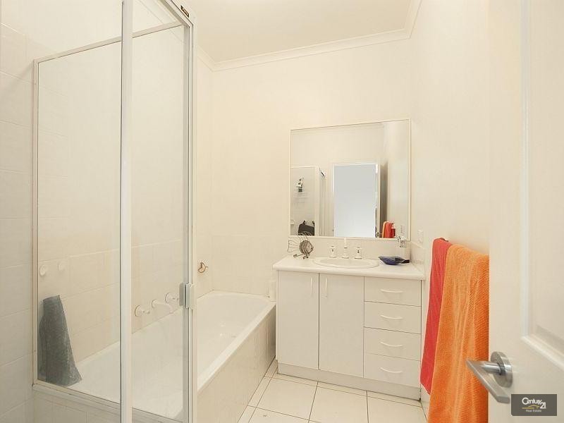 2/6 McKinnon Road, Mckinnon VIC 3204