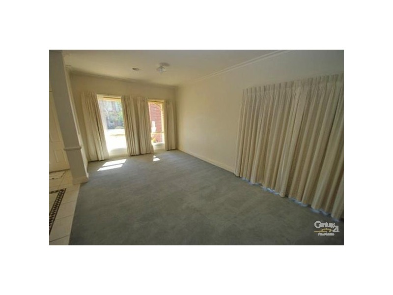5 Yarraburn Close, Bentleigh East VIC 3165