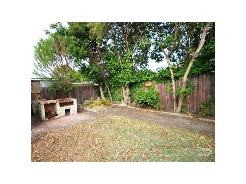 18 Wavell Street, Mckinnon VIC 3204