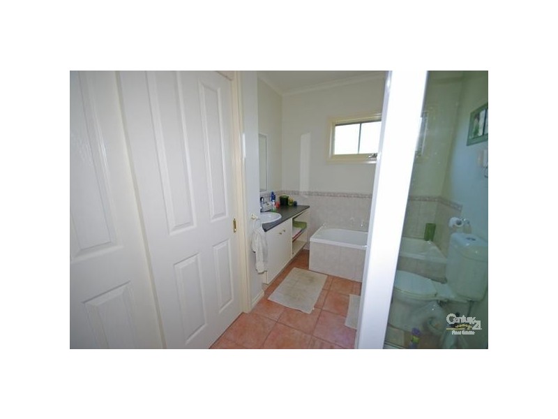 1/4 Katoomba Street, Hampton East VIC 3188