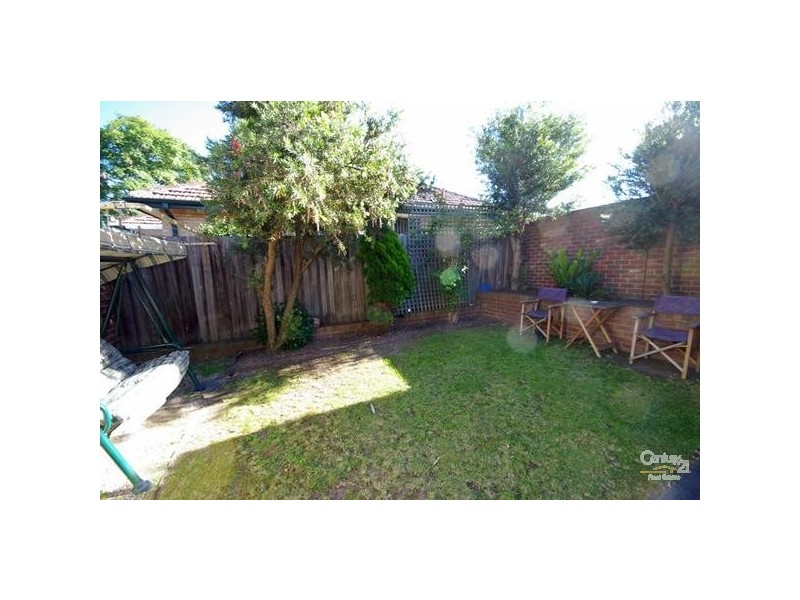 1/4 Katoomba Street, Hampton East VIC 3188