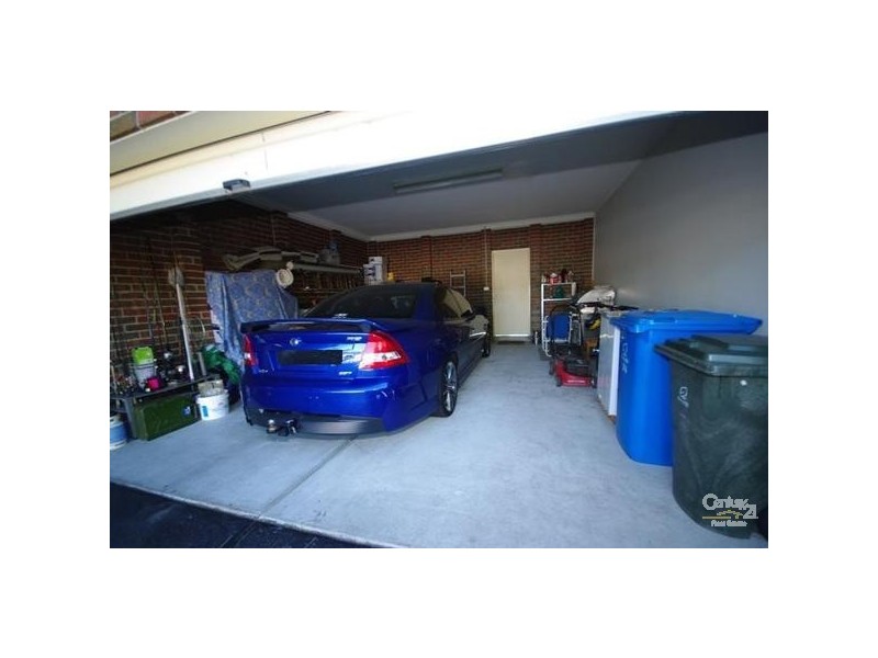 1/4 Katoomba Street, Hampton East VIC 3188