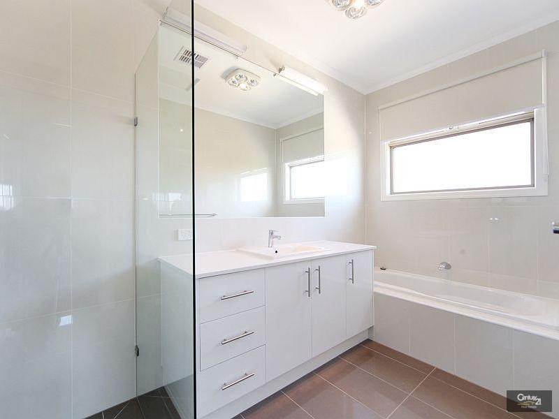 6B Riddle Street, Bentleigh VIC 3204