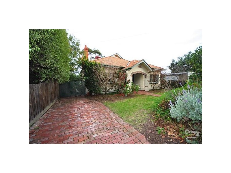 35 Cairnes Grove, Bentleigh VIC 3204