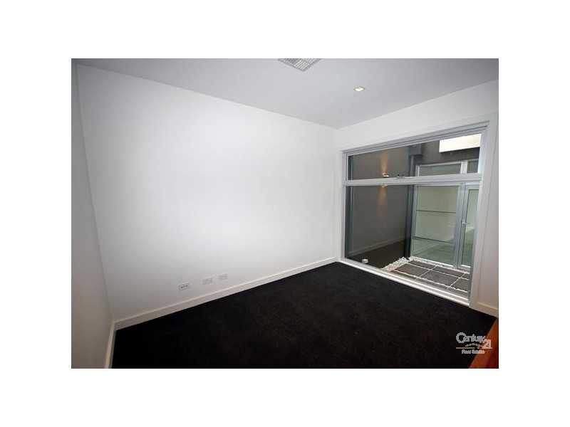 2 Quinns Road, Bentleigh East VIC 3165