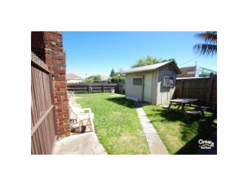 104 McKinnon Road, Mckinnon VIC 3204