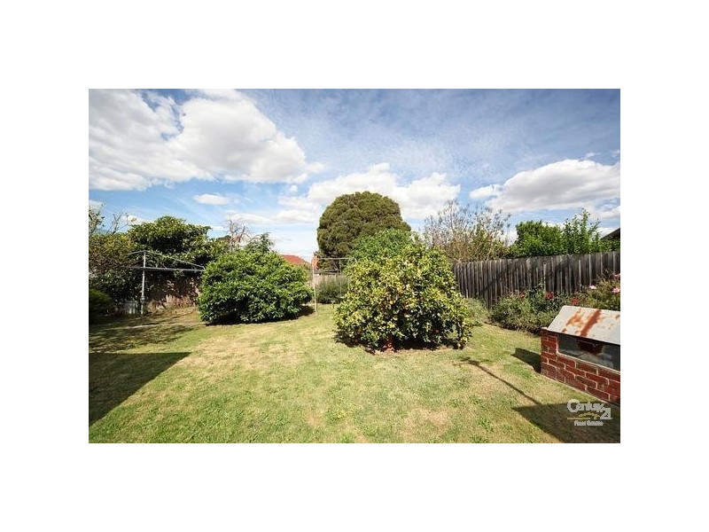 16 Prince Edward Avenue, Mckinnon VIC 3204