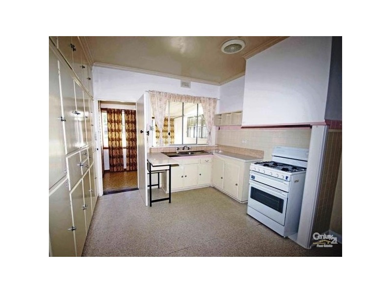 68 Hall Street, Mckinnon VIC 3204