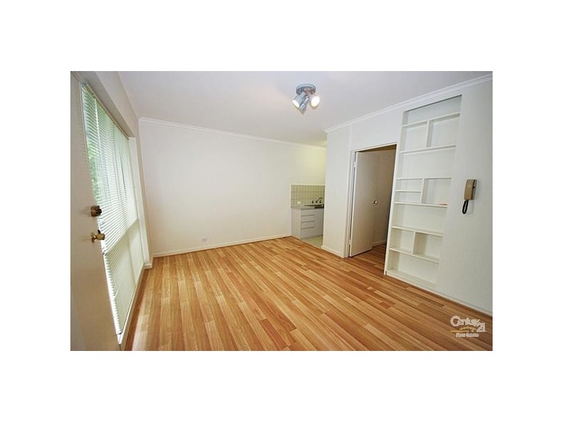 10/4 Holloway Street, Ormond VIC 3204