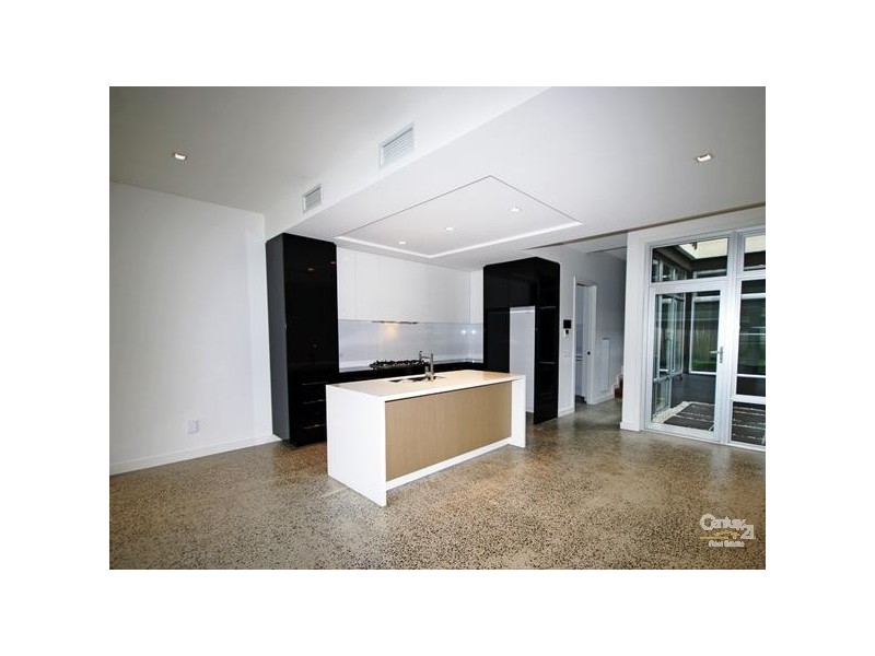 2 Quinns Road, Bentleigh East VIC 3165