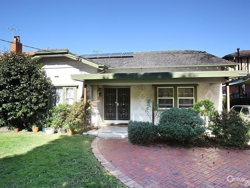 27 Leila Road, Ormond VIC 3204