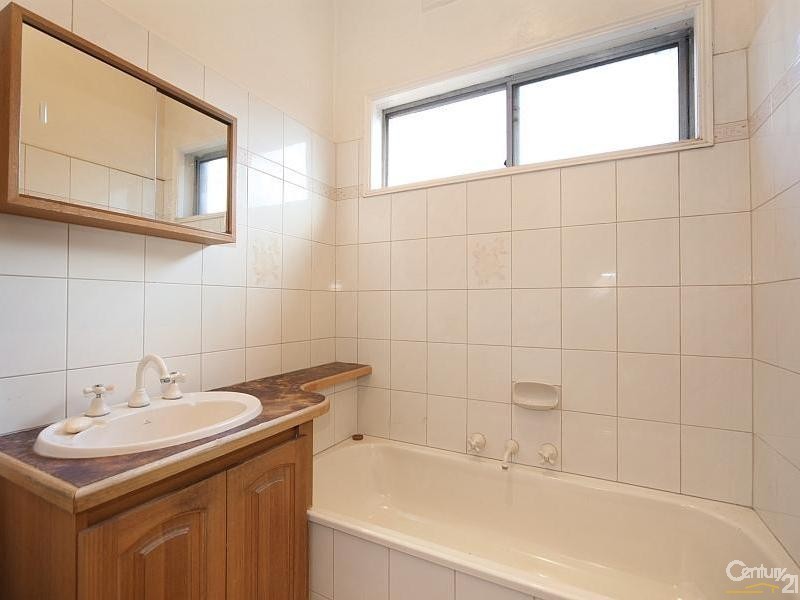 27 Leila Road, Ormond VIC 3204