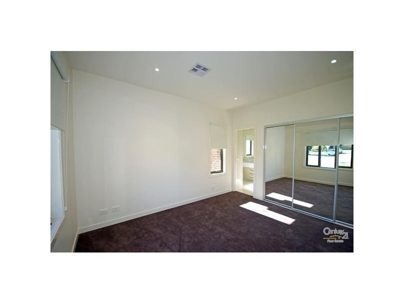 8 Brady Road, Bentleigh East VIC 3165