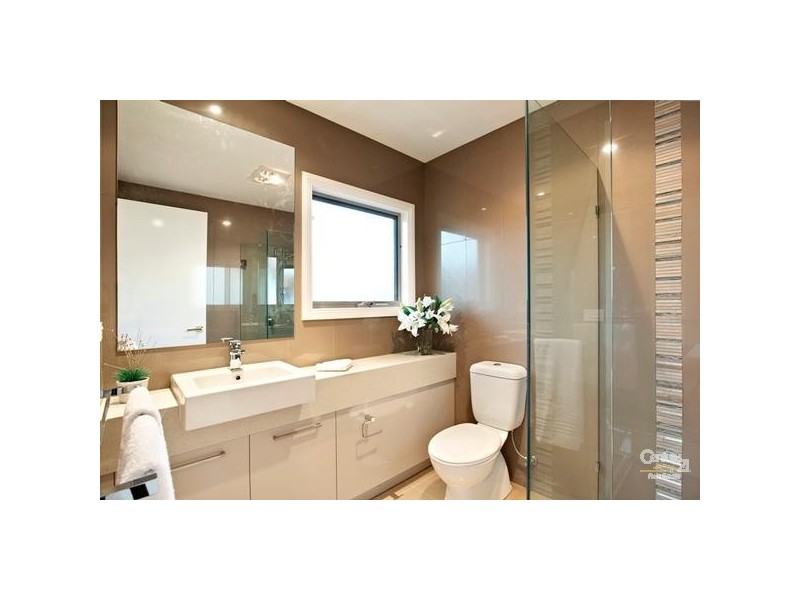 40B Anne Street, Mckinnon VIC 3204